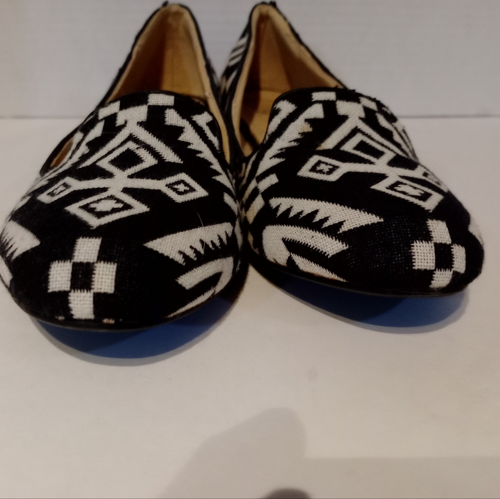 G.C. Tribal Flats Size‎ 7 - Picture 7 of 11